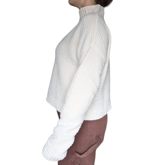 Forever 21 Cream Soft Fluffy Long Sleeve  Knit Turtleneck Sweater Women Size Med - Picture 2 of 9